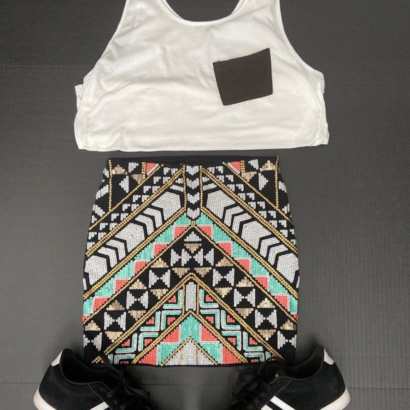 Express Tribal/ Aztec sequined mini skirt - Picture 2 of 7